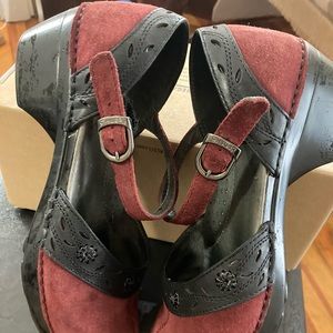 Dansko. Suede Maryjane style with black trim